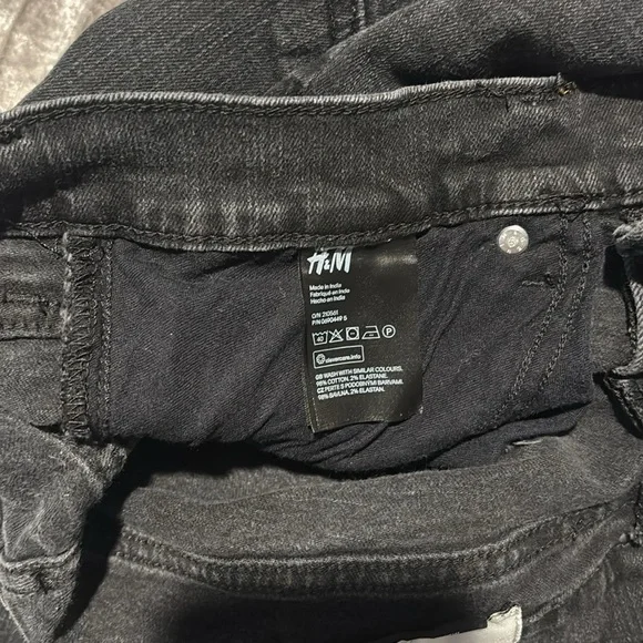 H&M Size 33/32 Black Skinny Light Distressed Jeans 98% Cotton 2% Elastane - Picture 8 of 11